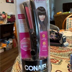 Conair Black Ceramic 3/4 inch Flat Iron